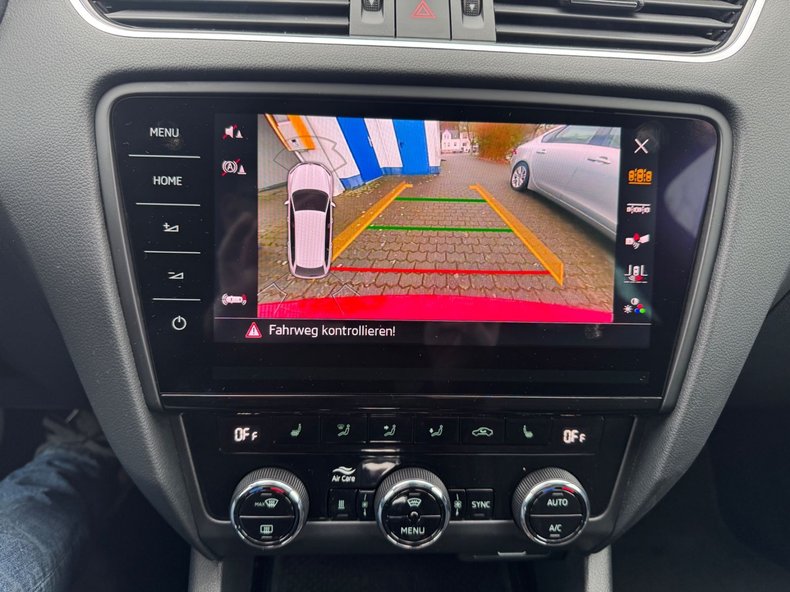 Fahrzeugabbildung SKODA Octavia Combi RS 4x4 LED+Navi+ACC+Standheizung