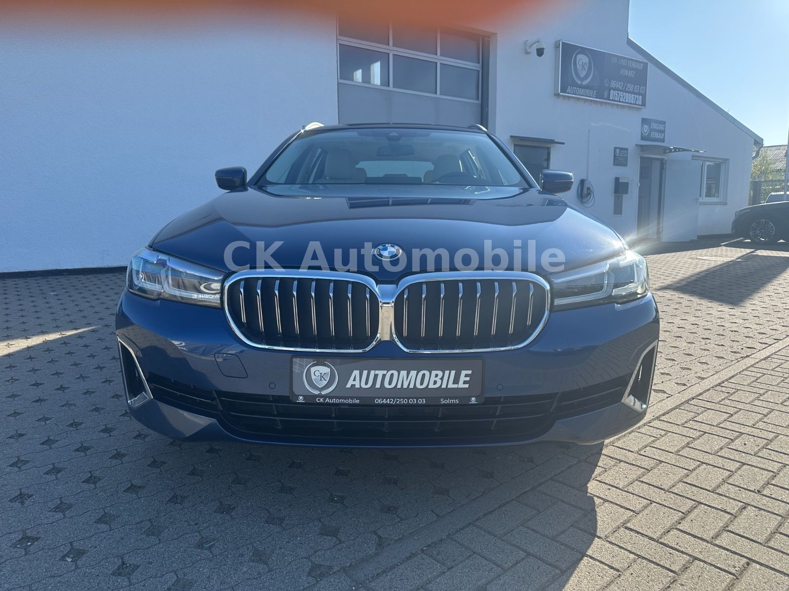 Fahrzeugabbildung BMW 530e xDrive Touring Luxury Line/Pano/LED/Kam/AHK