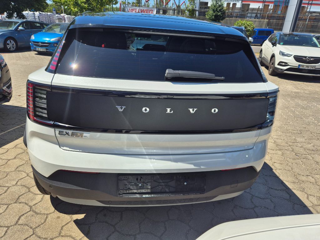 Fahrzeugabbildung Volvo EX30 Cross Country Twin Motor Perform. Ultra