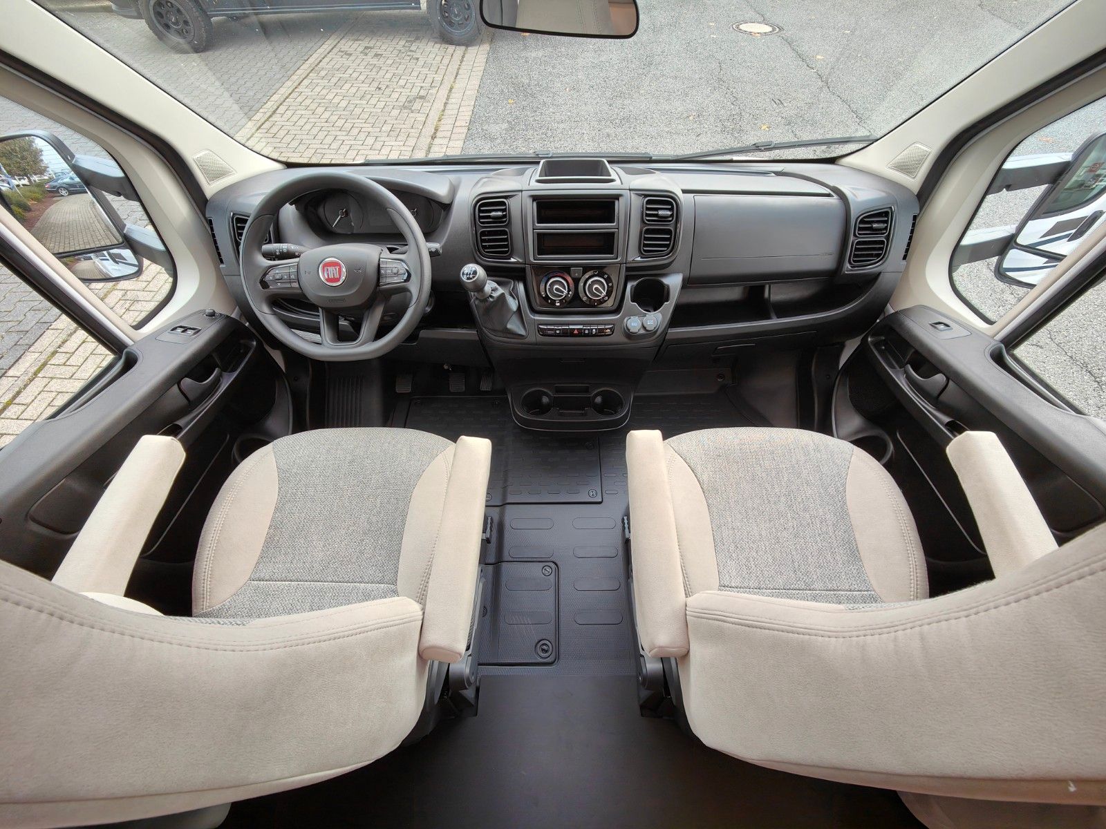 Fahrzeugabbildung Carado T-135  pro+  2025 SPRING SALE 6.200 € SPAREN -