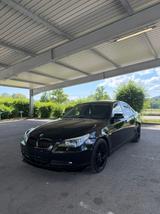 BMW 523i A touring - - schwarze BMW 523