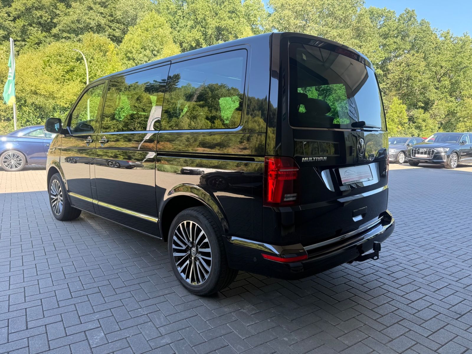 Volkswagen T6.1 Multivan FWD Highline DSG LED App AHK foto 7