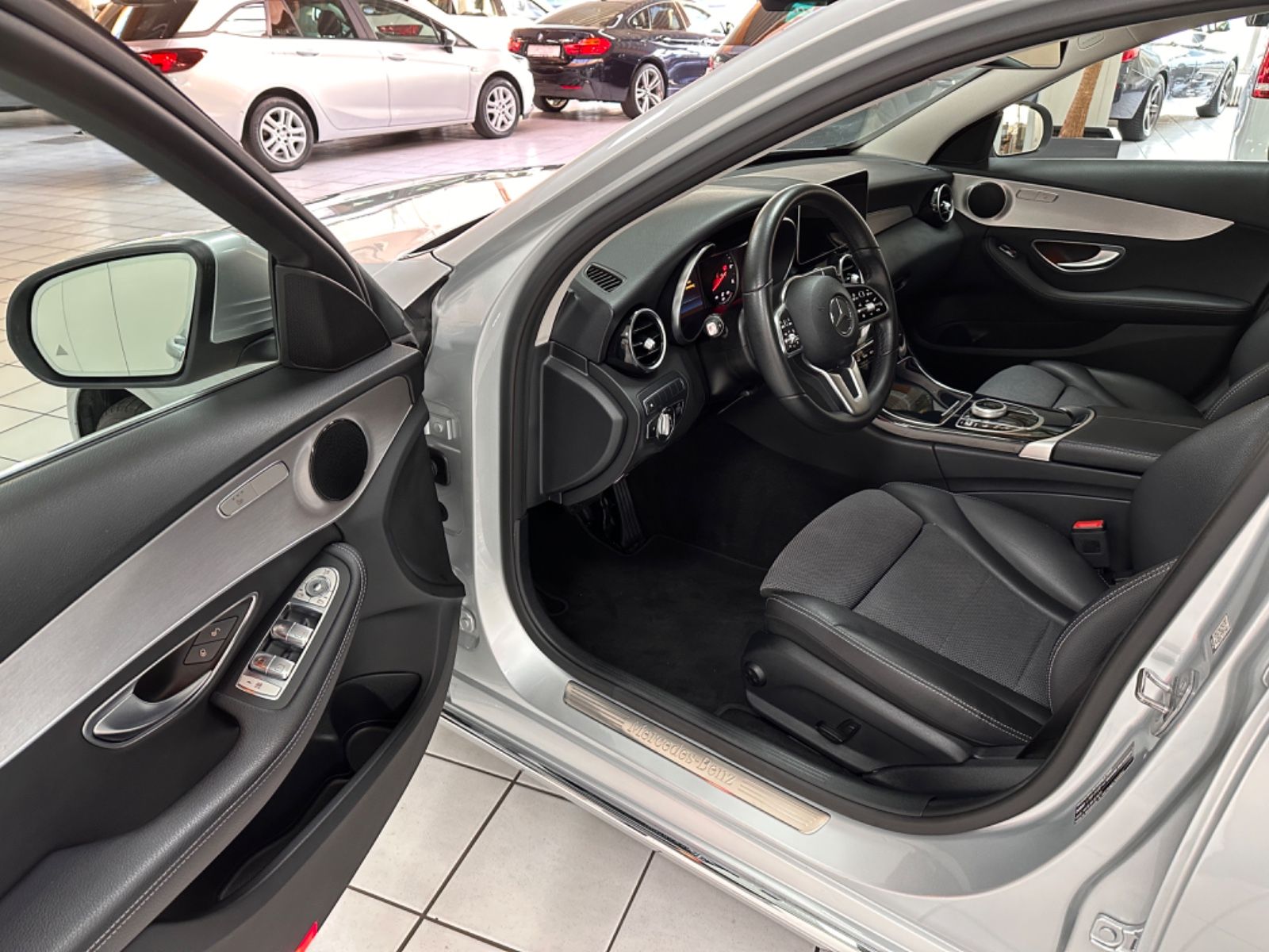 Fahrzeugabbildung Mercedes-Benz C 220 C -Klasse T-Modell Avantgarde