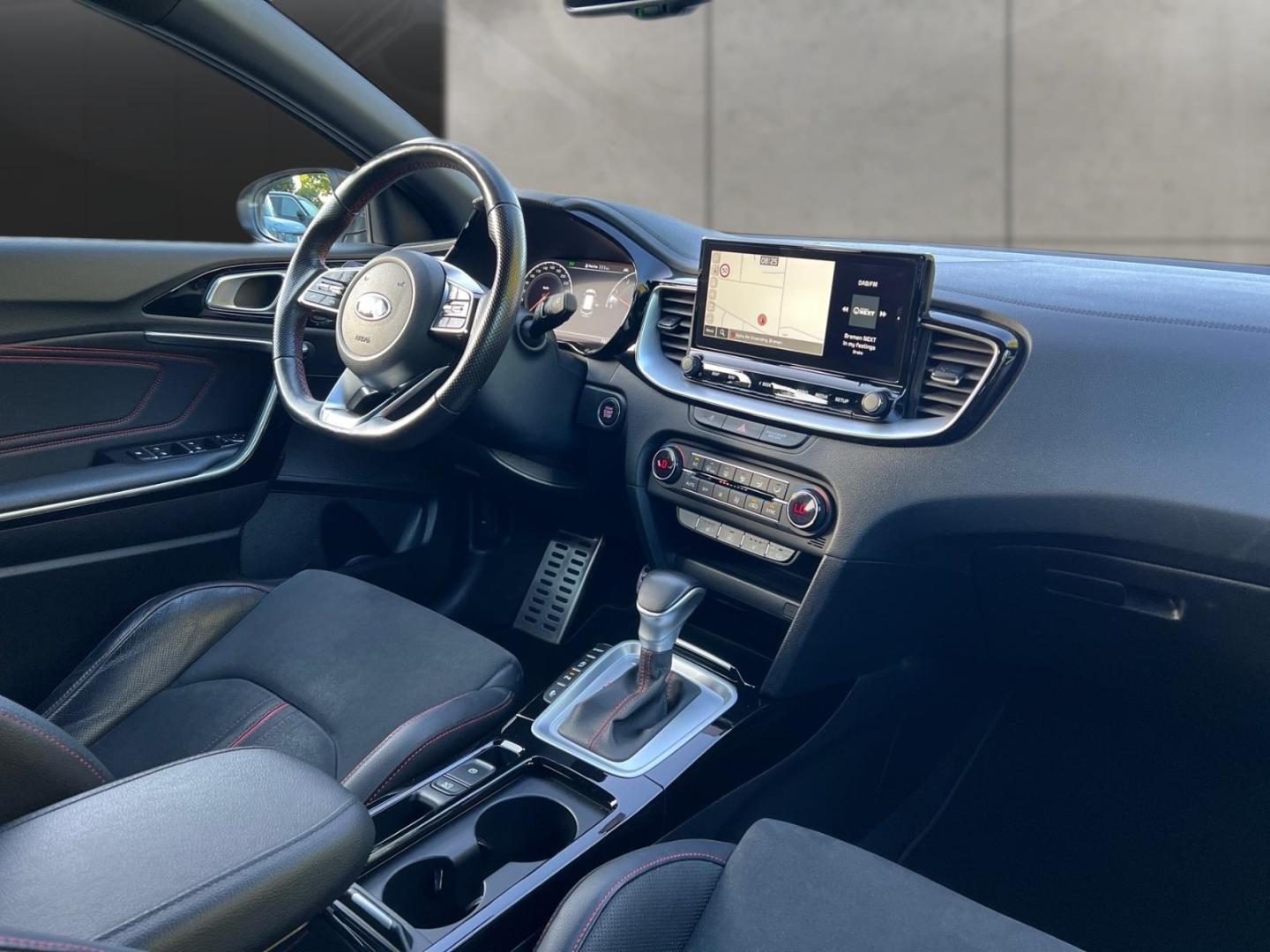 Kia ProCeed GT 1.6T SPORTAUSPUFF PANORAMA NAVIGATION