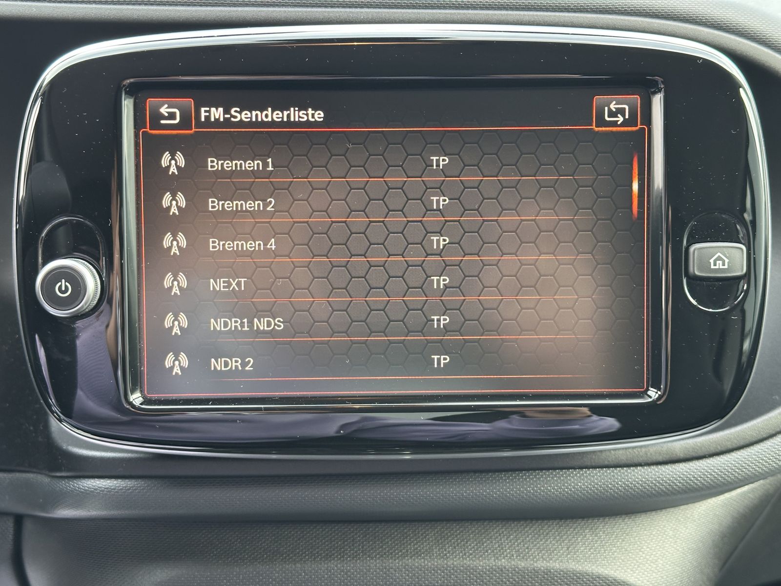 Fahrzeugabbildung Smart ForTwo EQ Coupé CARPLAY+TEMPOMAT+1HD+DAB-RADIO