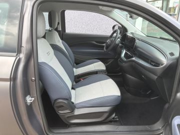 Fahrzeugabbildung Fiat 500e Icon Navi Klimaaut. DAB Mattlackierung