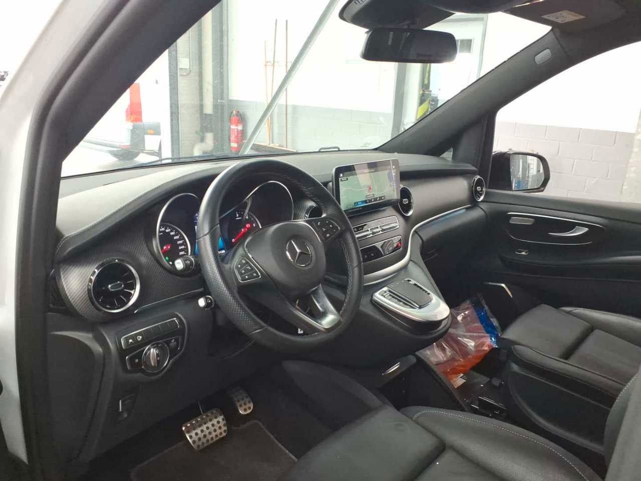 Fahrzeugabbildung Mercedes-Benz V 300 d Avantgarde Edition AMG DISTRONIC Sound-P