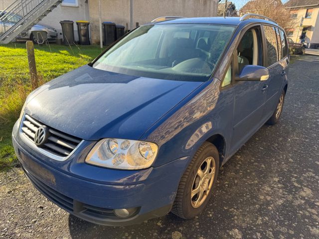 Volkswagen Touran Highline 2.0 TDi TÜV 7/26