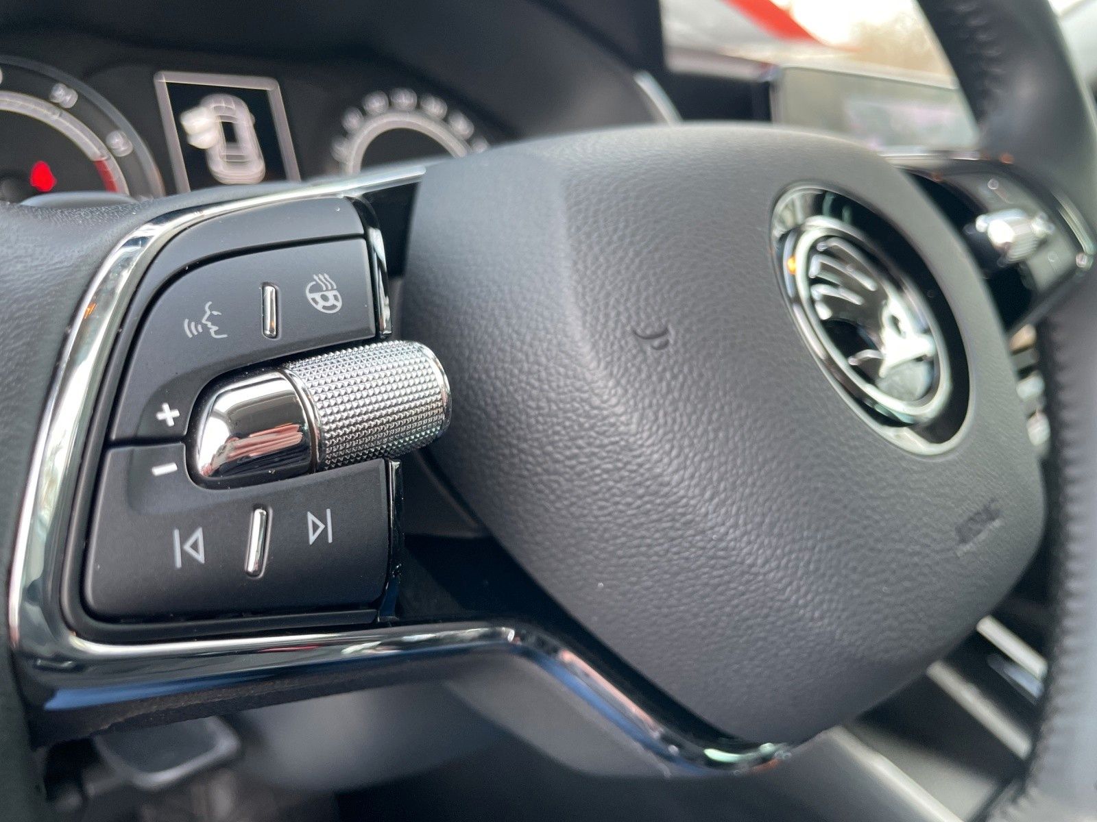Fahrzeugabbildung SKODA Kamiq Style 1.0 TSI DSG LED/SHZ/APP/RFK