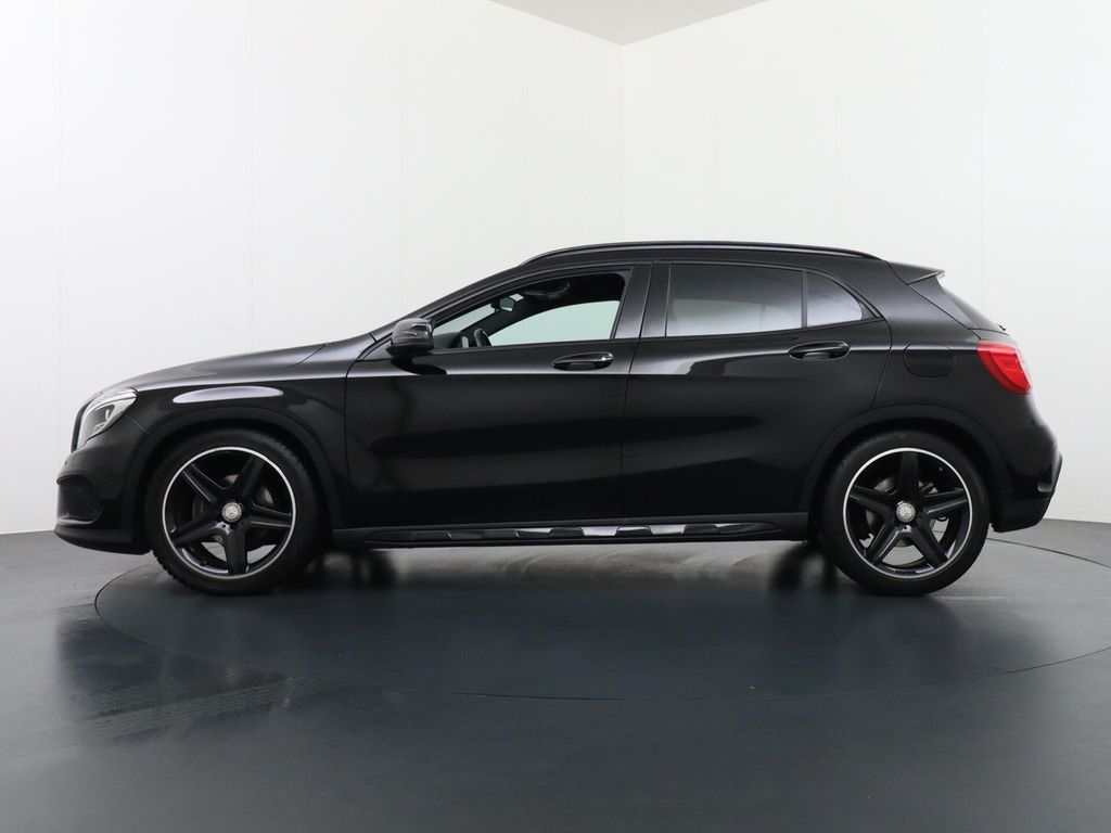 Mercedes-Benz GLA 180 AMG Night Edition Plus AMG Styling autom
