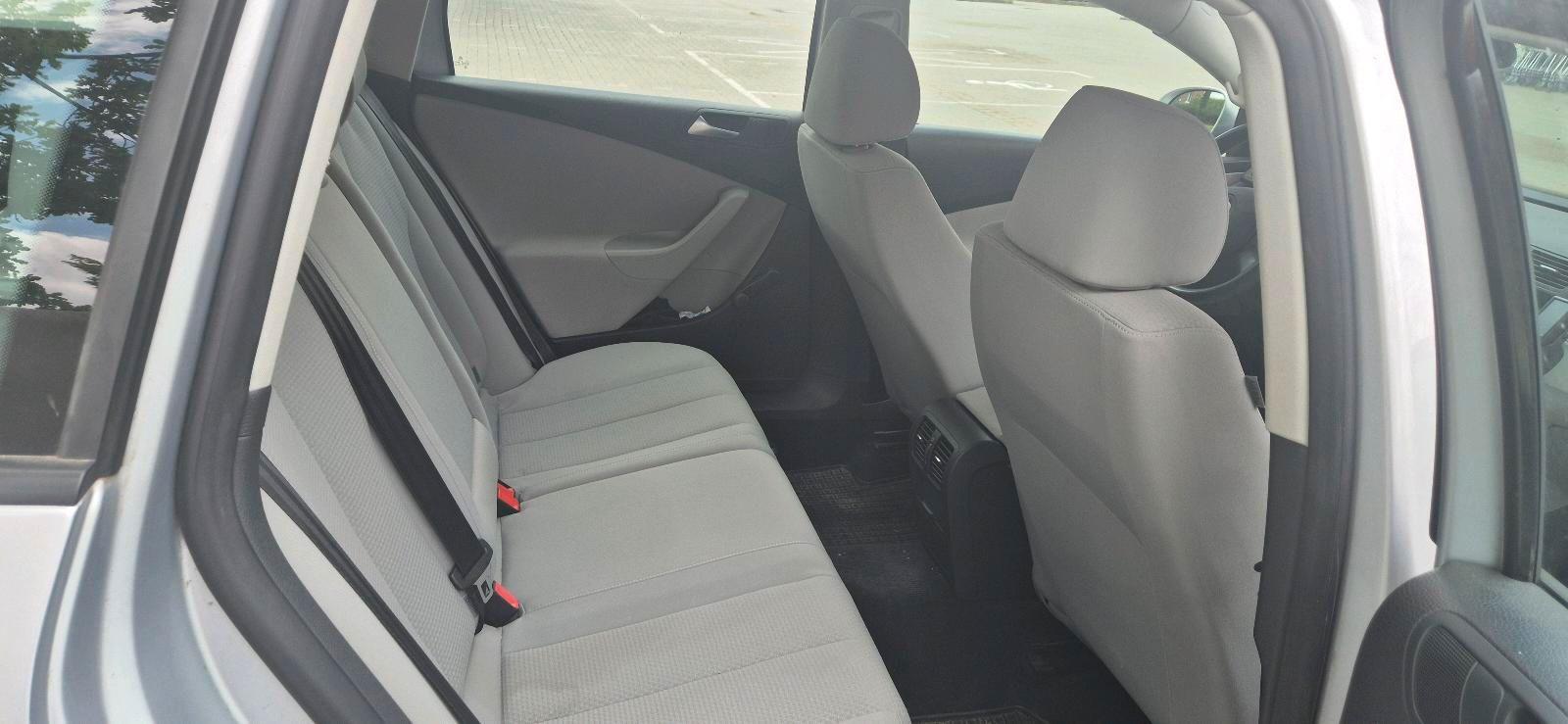 Volkswagen Passat 2010 — photo 12