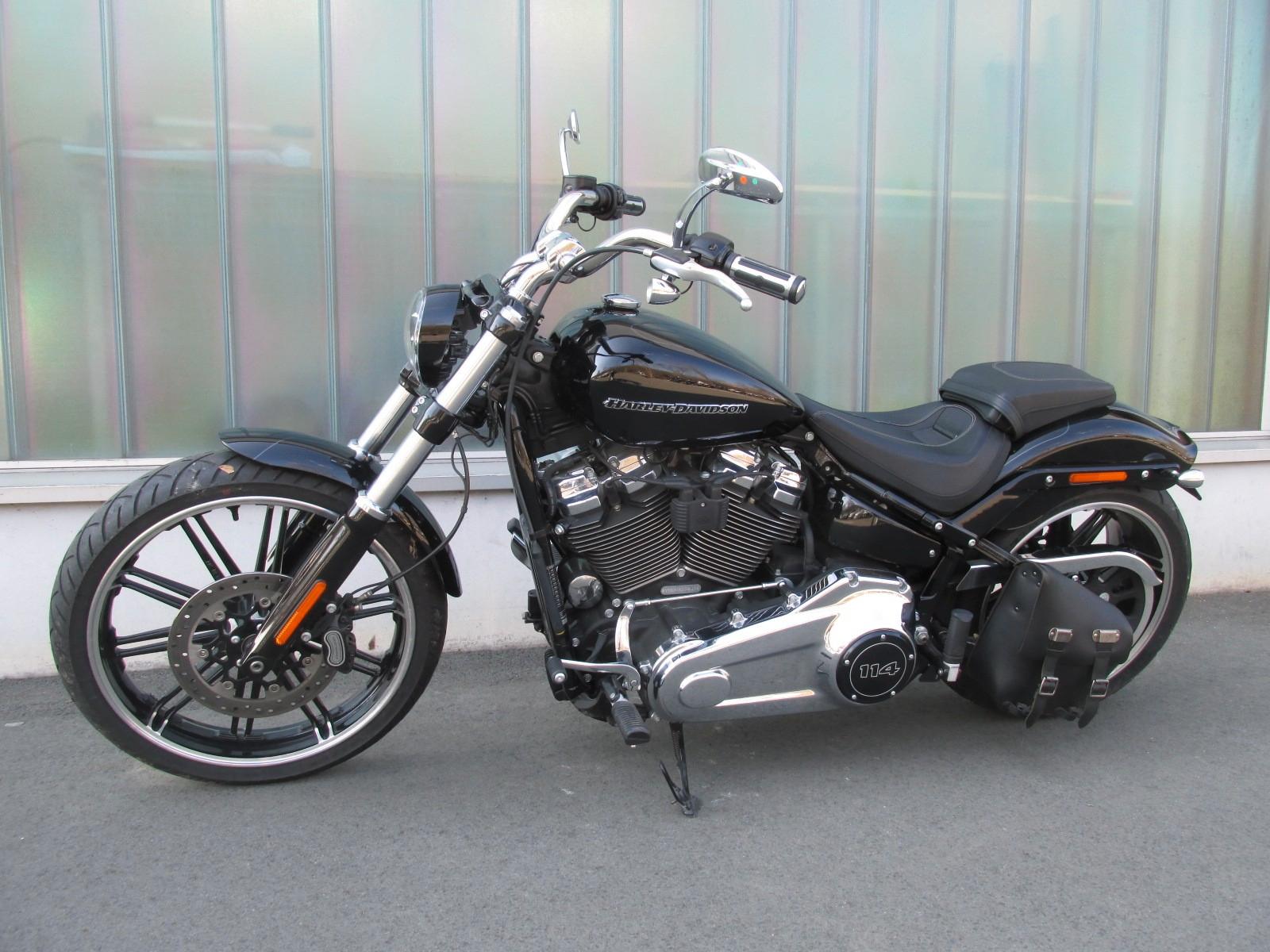 Harley-Davidson Breakout 114  + Schwingentas nur 4.606km