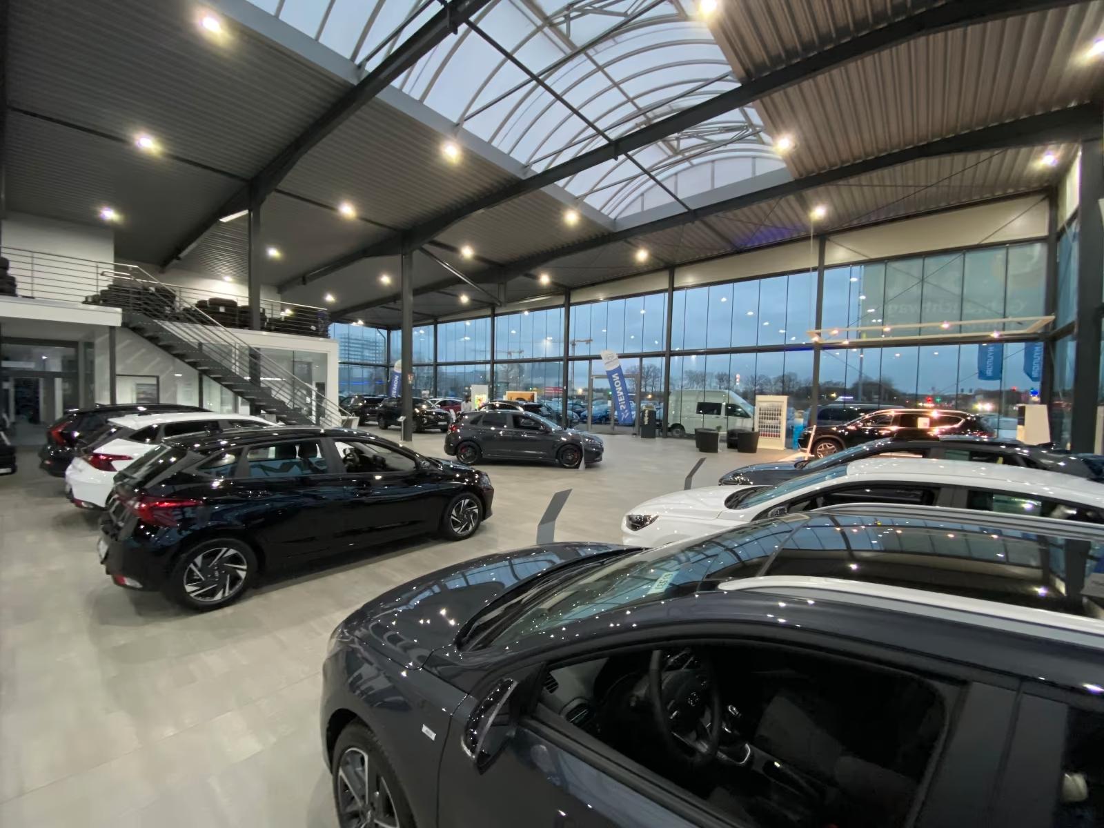 showroom-image-top