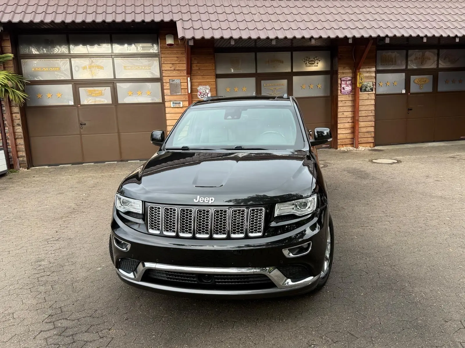 Jeep EU-MODEL*SUMMIT*3.0 CRD*LUFT*AHK*NAVI*PANO*VOLL*