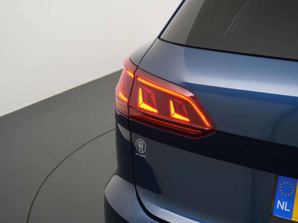 Volkswagen Touareg 3.0 TSI Elegance AHK | Pano |  kamera |