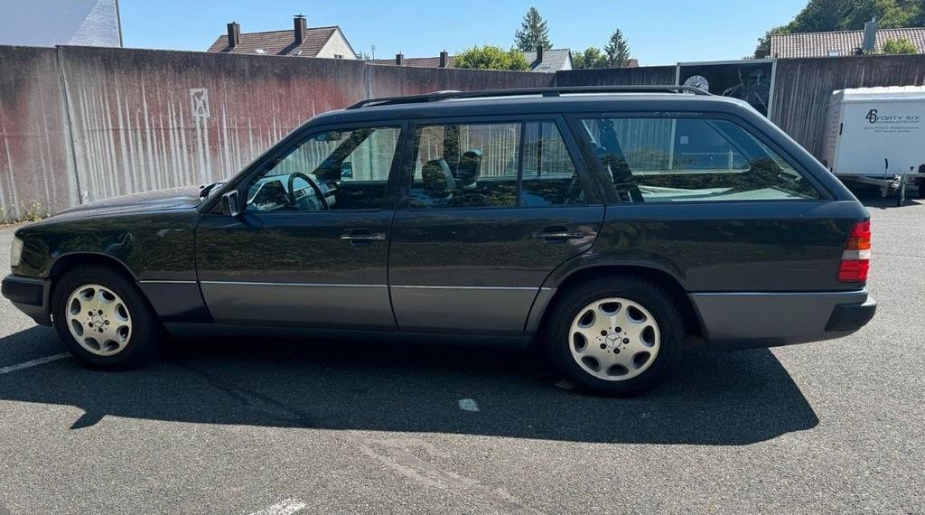 Mercedes-Benz E 320