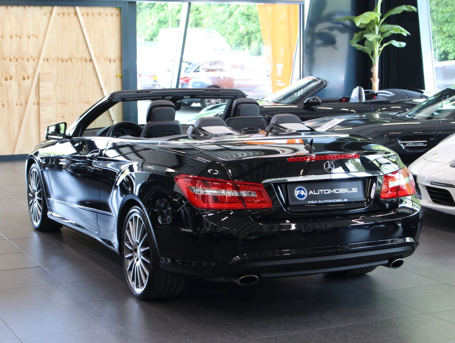 Fahrzeugabbildung Mercedes-Benz E 350 Cabriolet AMG-Line*Kamera*2.Hand