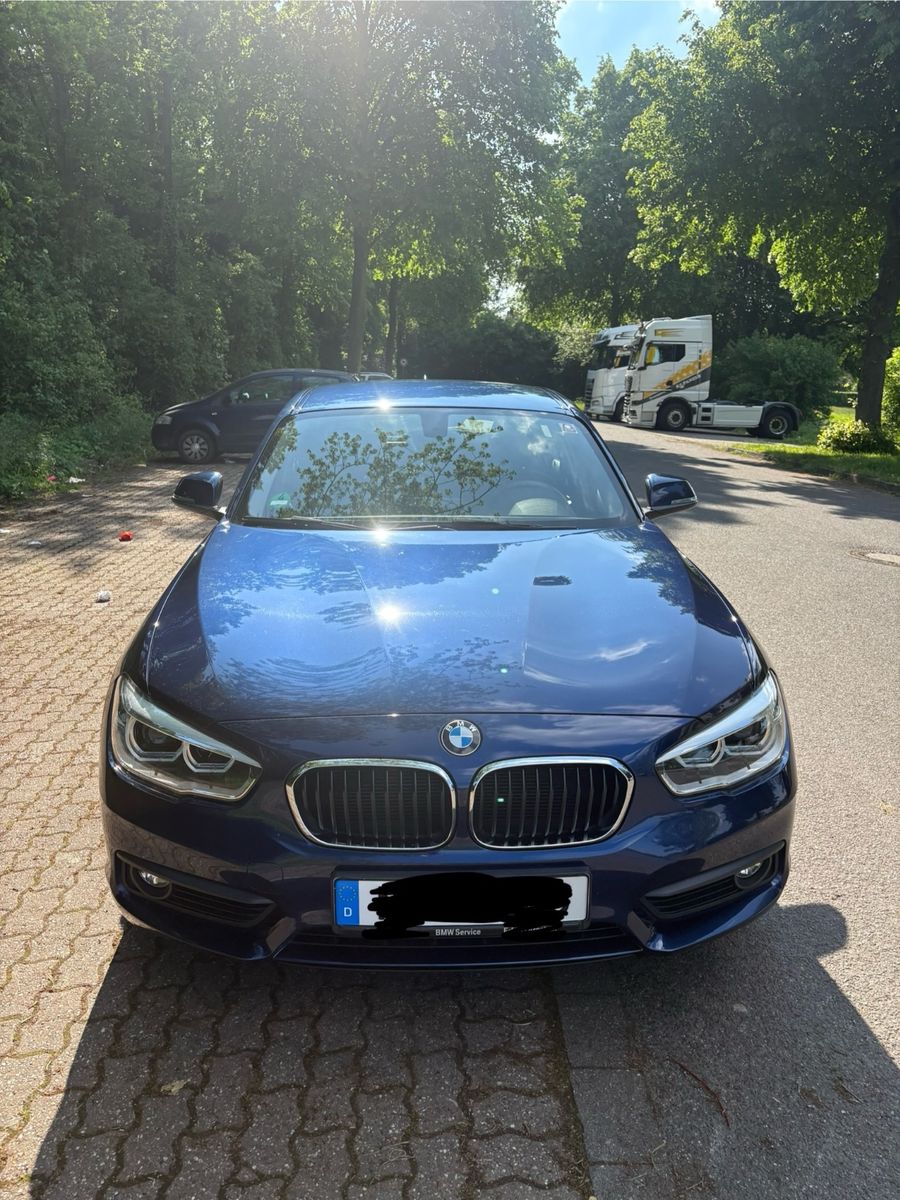 BMW 118i Advantage, 8-fach-bereift 