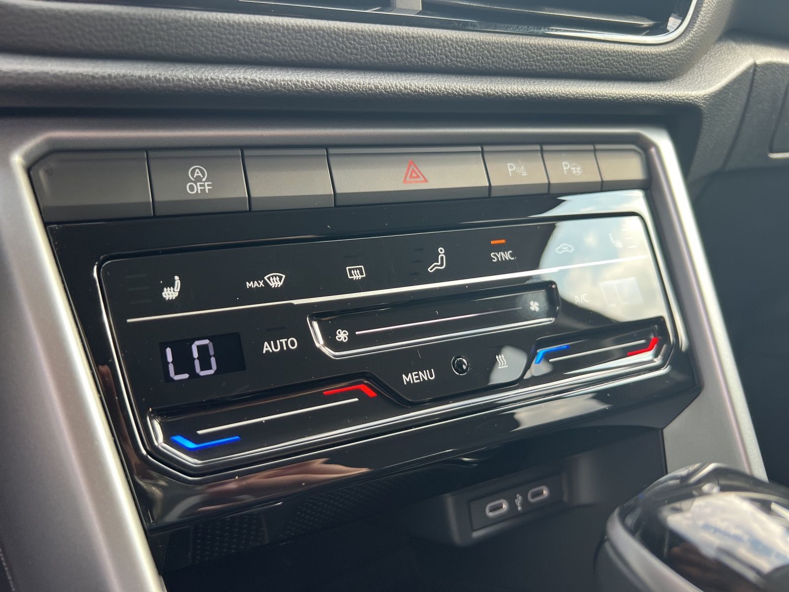 T-Roc Life 1.5 TSI DSG LED*AHK*Navi*Standhzg.