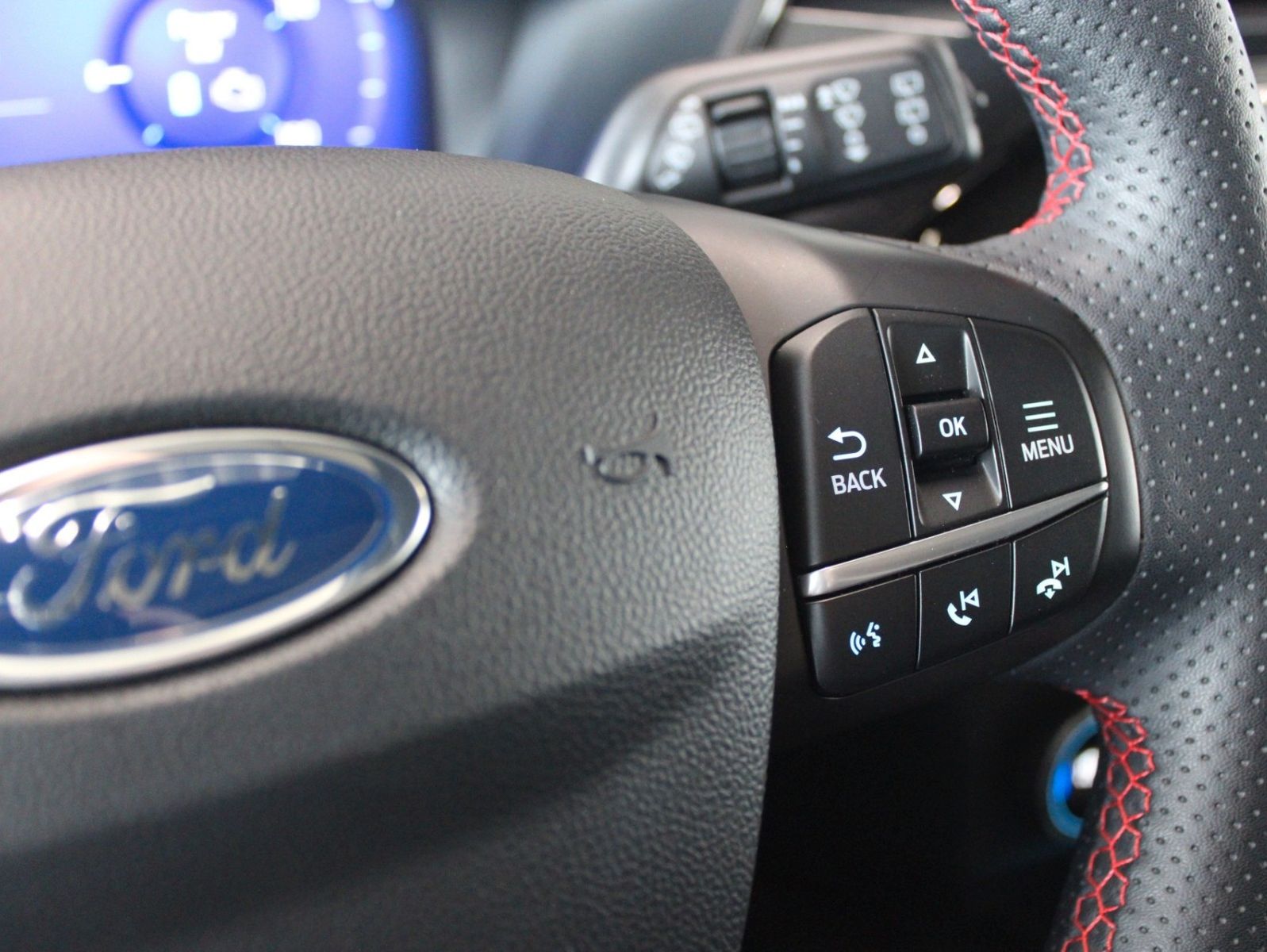 Fahrzeugabbildung Ford Kuga 2.5 PHEV ST-Line X Aut. ACC HUD Cam Panod.