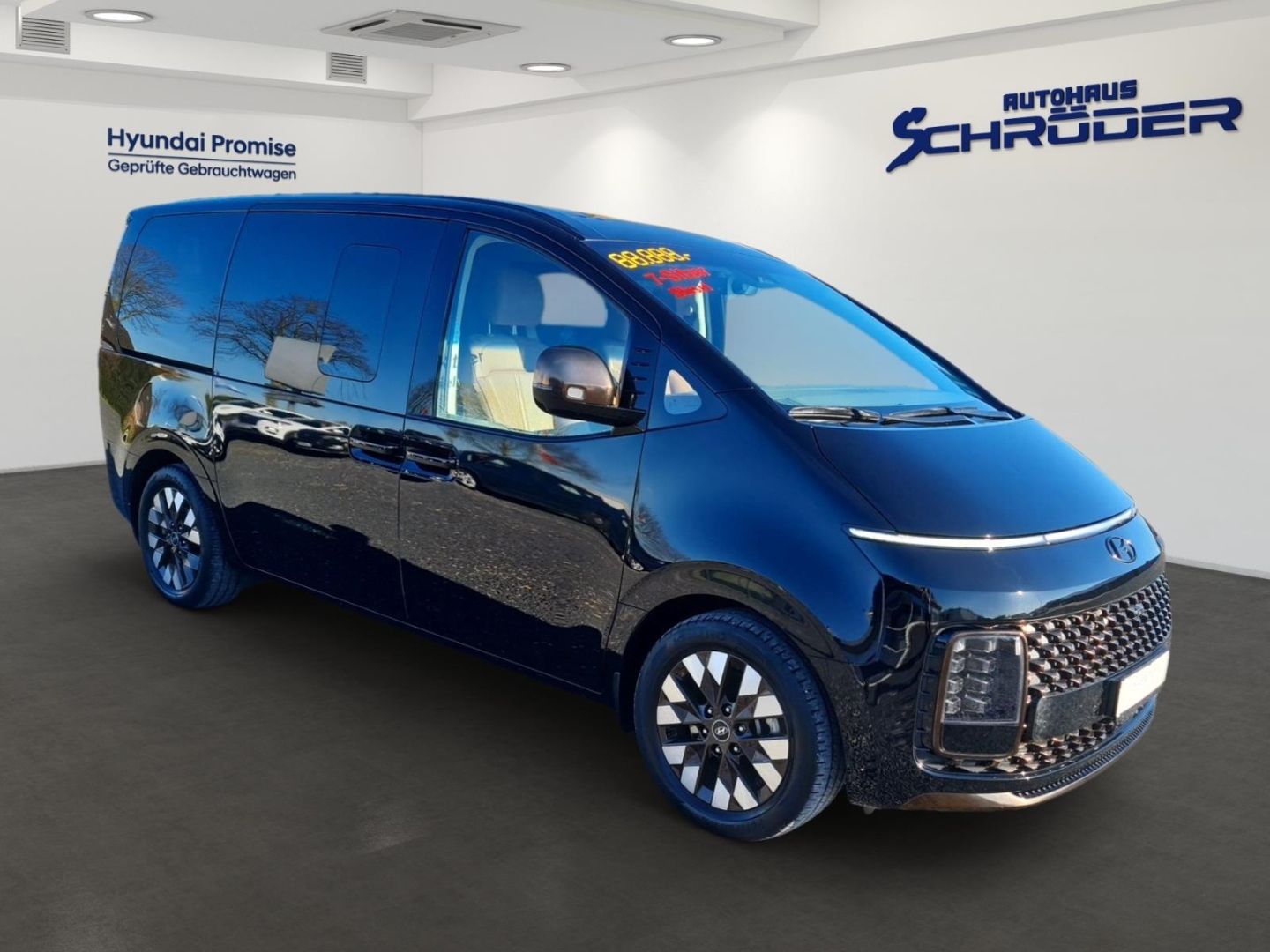 Fahrzeugabbildung Hyundai STARIA Signature 2.2 CRDi 7-Sitzer BOSE+AHK+360°