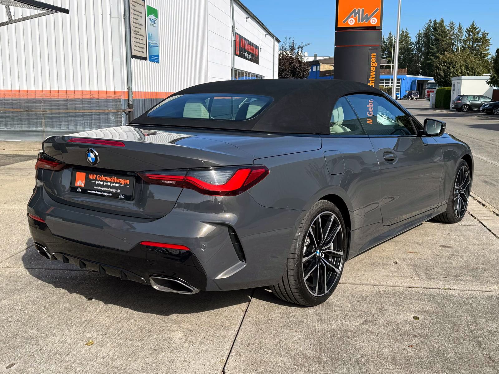 Fahrzeugabbildung BMW M440i xDrive Cabrio ACC AHK LED CarPlay KAM H&K