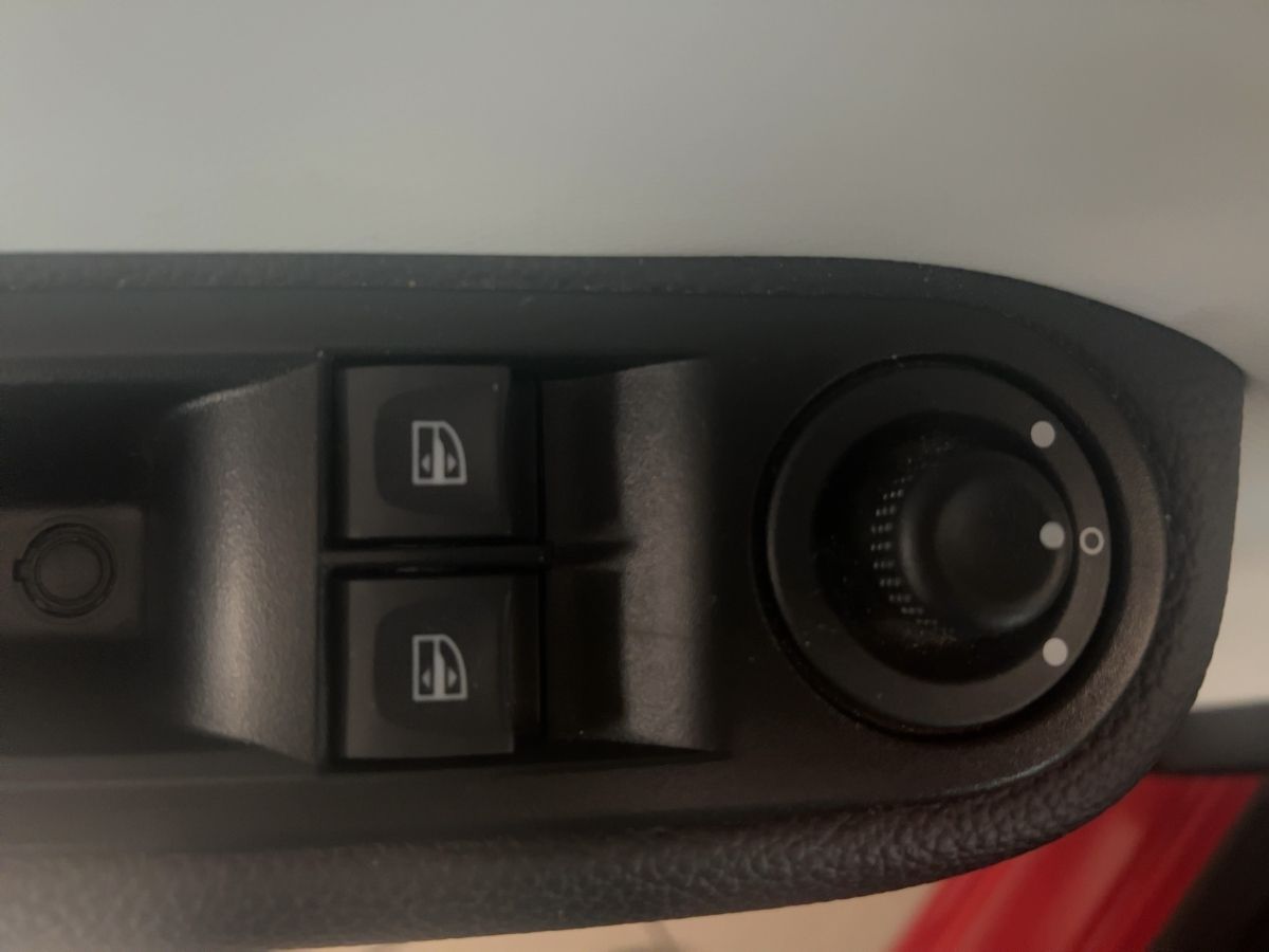 Fahrzeugabbildung Renault Twingo E-TECH Techno GJR SHZ Kamera