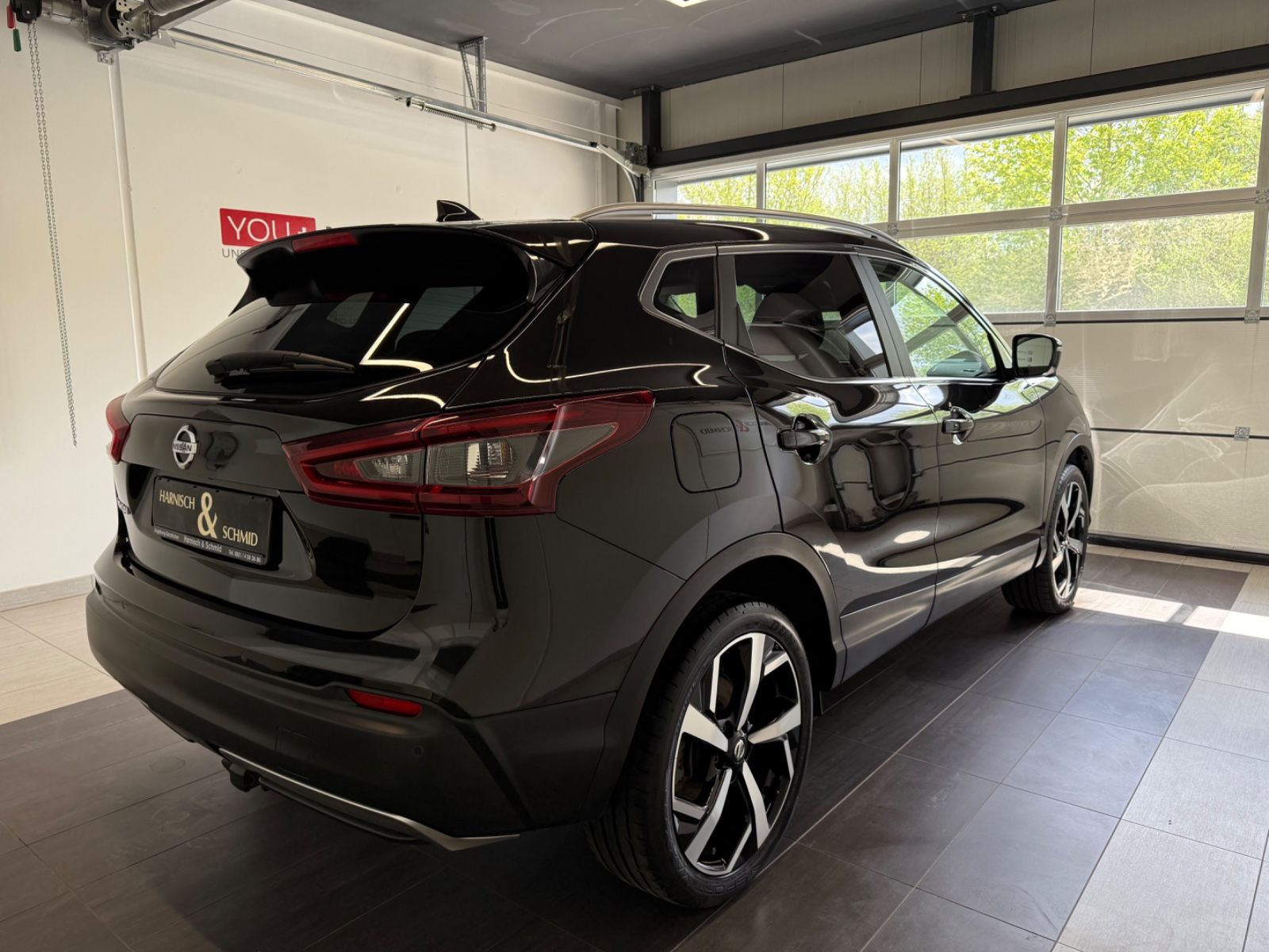 Fahrzeugabbildung Nissan Qashqai Tekna Safety-Shield-Paket 360°