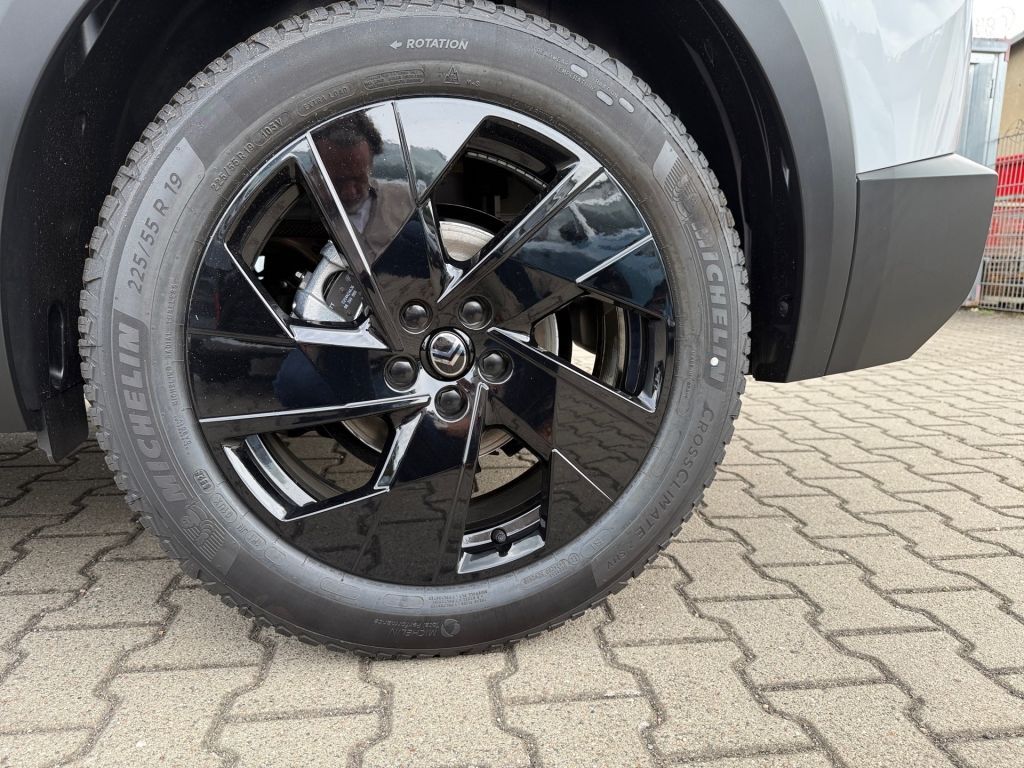 Fahrzeugabbildung Citroën C5 Aircross Hybrid 145 TEAM D mit Winter Paket