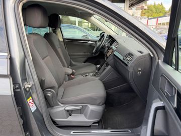 Volkswagen Tiguan - 10