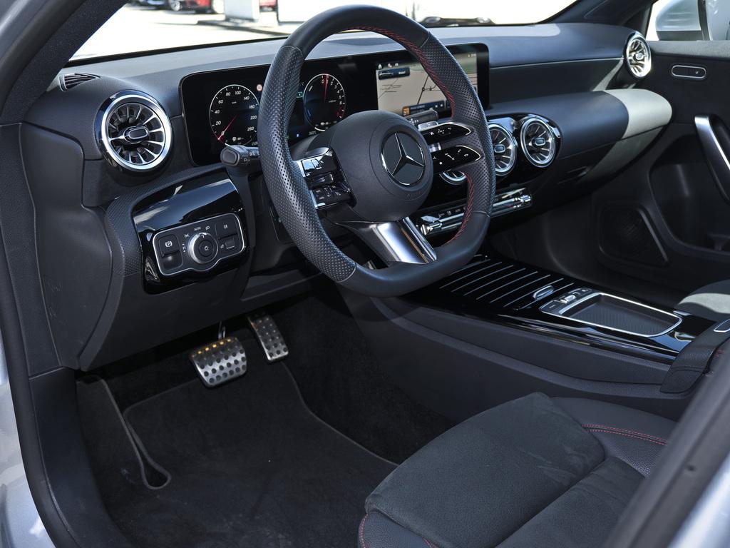 Mercedes-Benz A 250 e AMG MULTIBEAM WINTER TOTWINKEL AMBIENTE