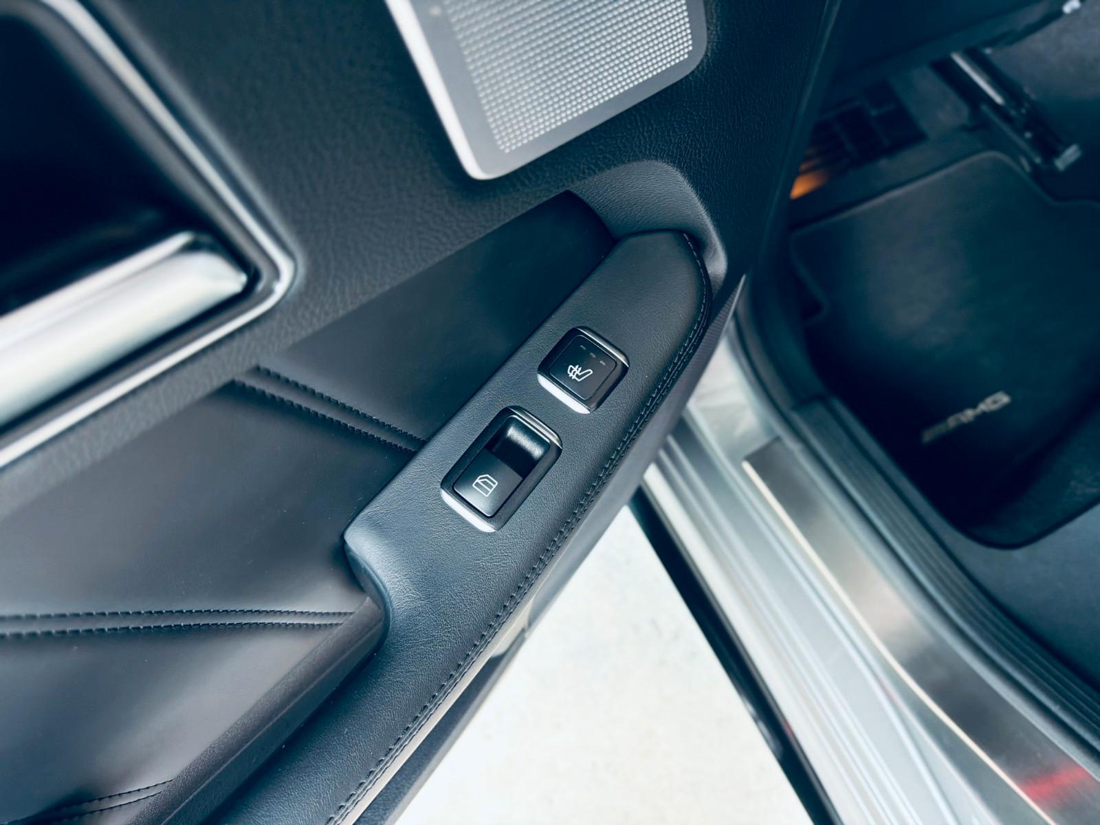 MERCEDES-BENZ E 63 T AMG V8 5.5 557ch 4MATIC BVA Toit pano Caméra 360 TV Sièges chauffants cuir Historique présent