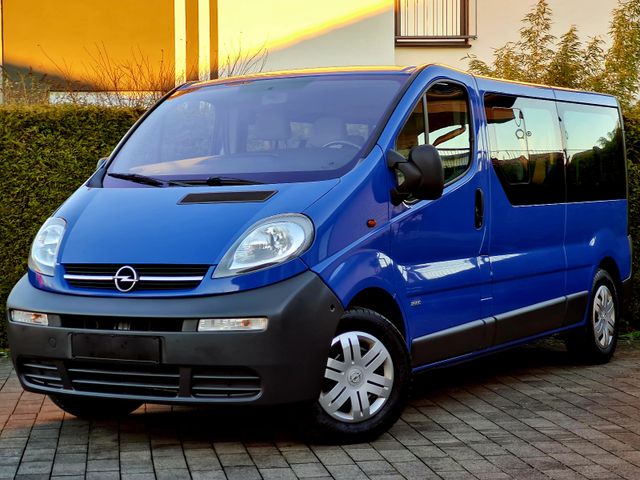 Opel Vivaro Kombi L2H1  (9-Sitzer, AHK, Klima, SH)