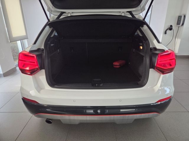 Q2 design ultra 1.0 TFSI LED NAV GRA PDC CLI GJR