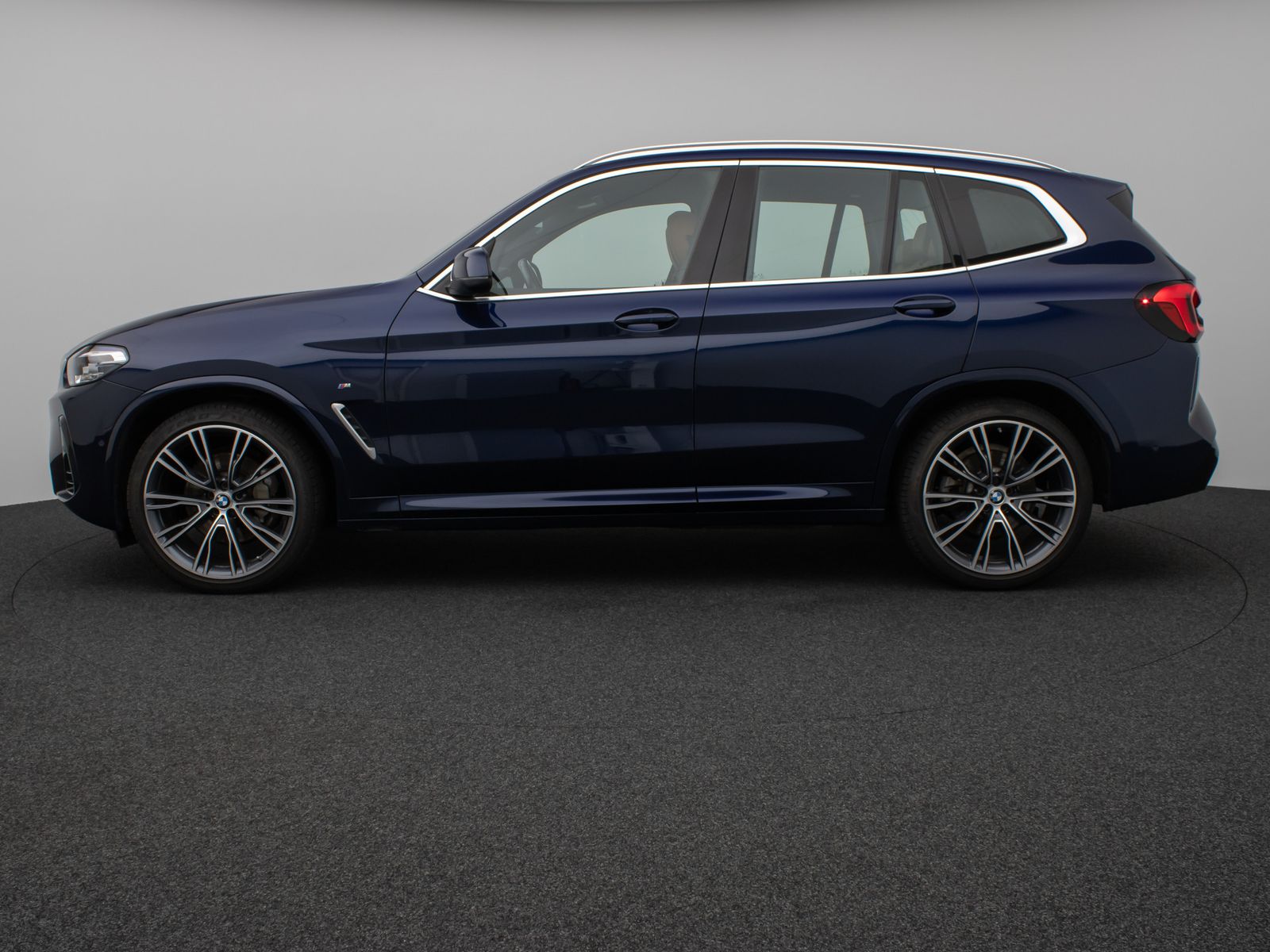 Fahrzeugabbildung BMW X3 xD30d M Sport Panoram Kamera DAB HiFi AHK 21"