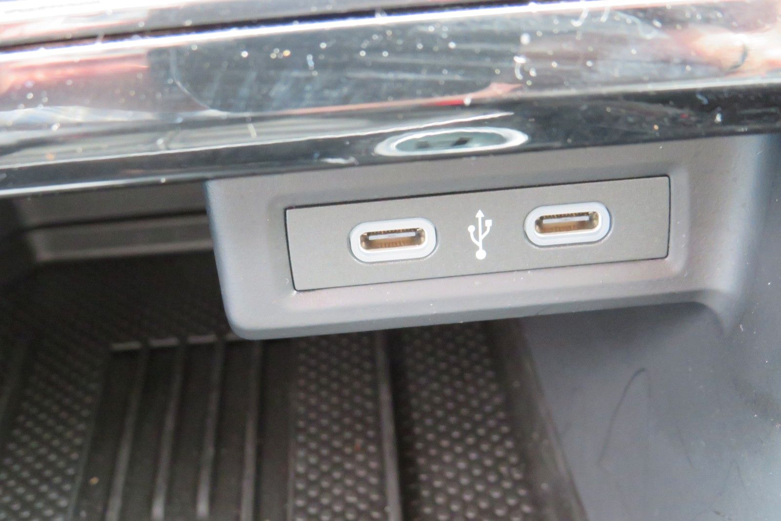 Fahrzeugabbildung Volkswagen T-Cross DSG ACC KAMERA NAVI SITZH LED APP GJ 1.H