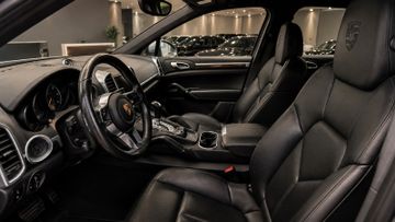Porsche Cayenne - 4
