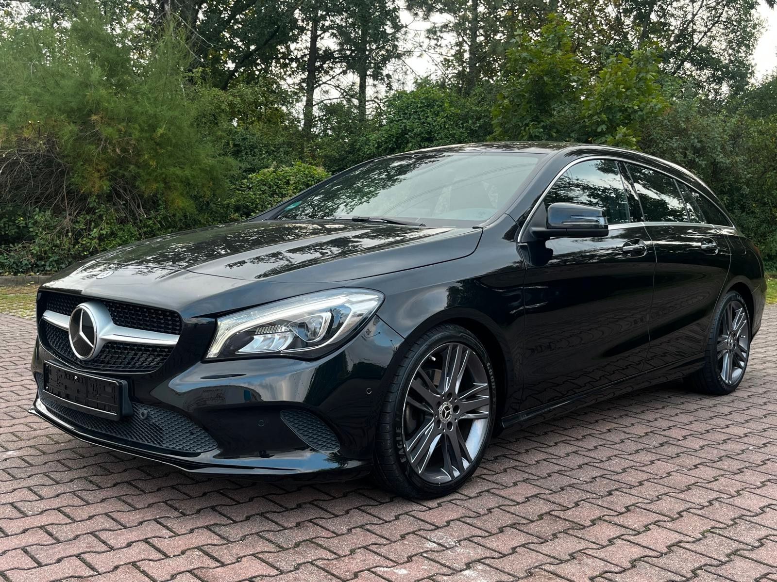 MERCEDES-BENZ CLA 180  Shooting Brake Exklusiv Kamera Memory