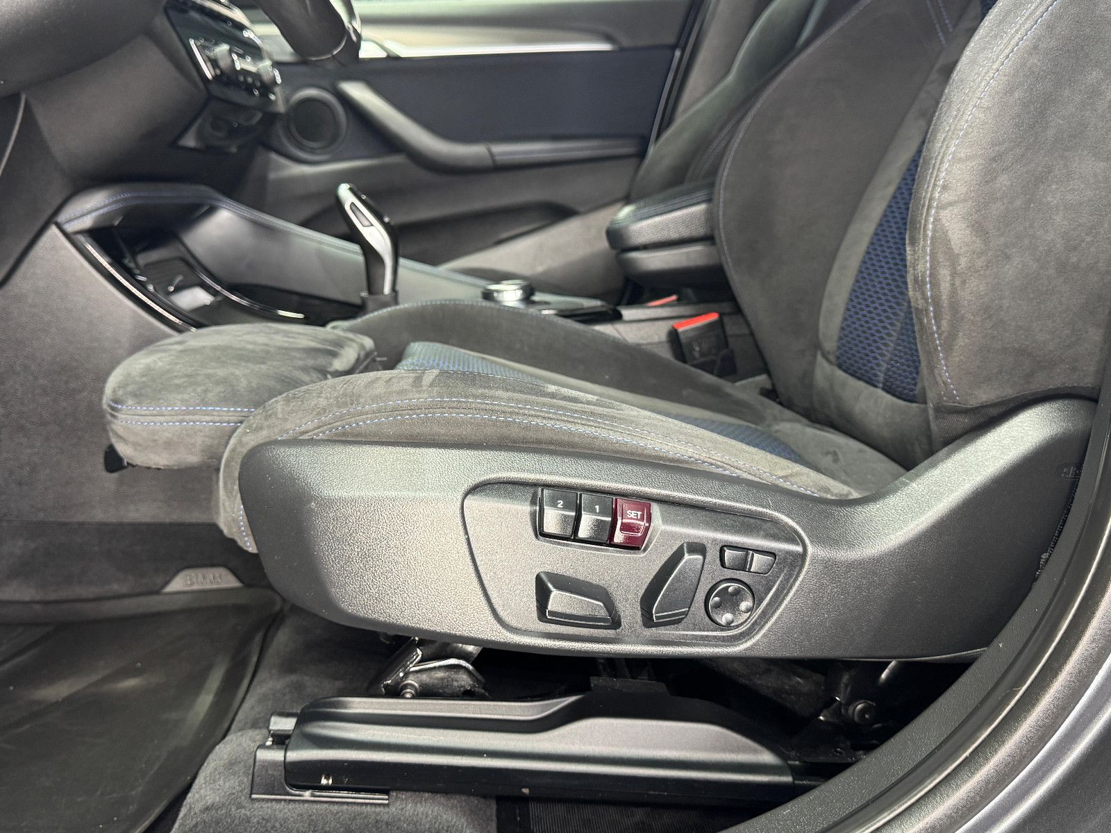 Fahrzeugabbildung BMW BMW X2 20d|M Sport|Individual|AHK|Kamera|