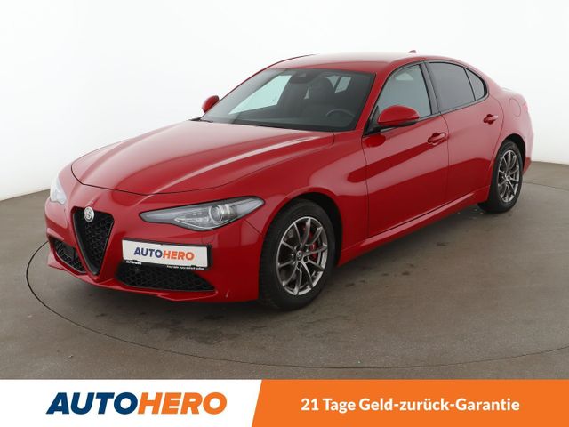 Alfa Romeo Giulia 2.0 Turbo Sprint Aut.*NAVI*PDC*SHZ*