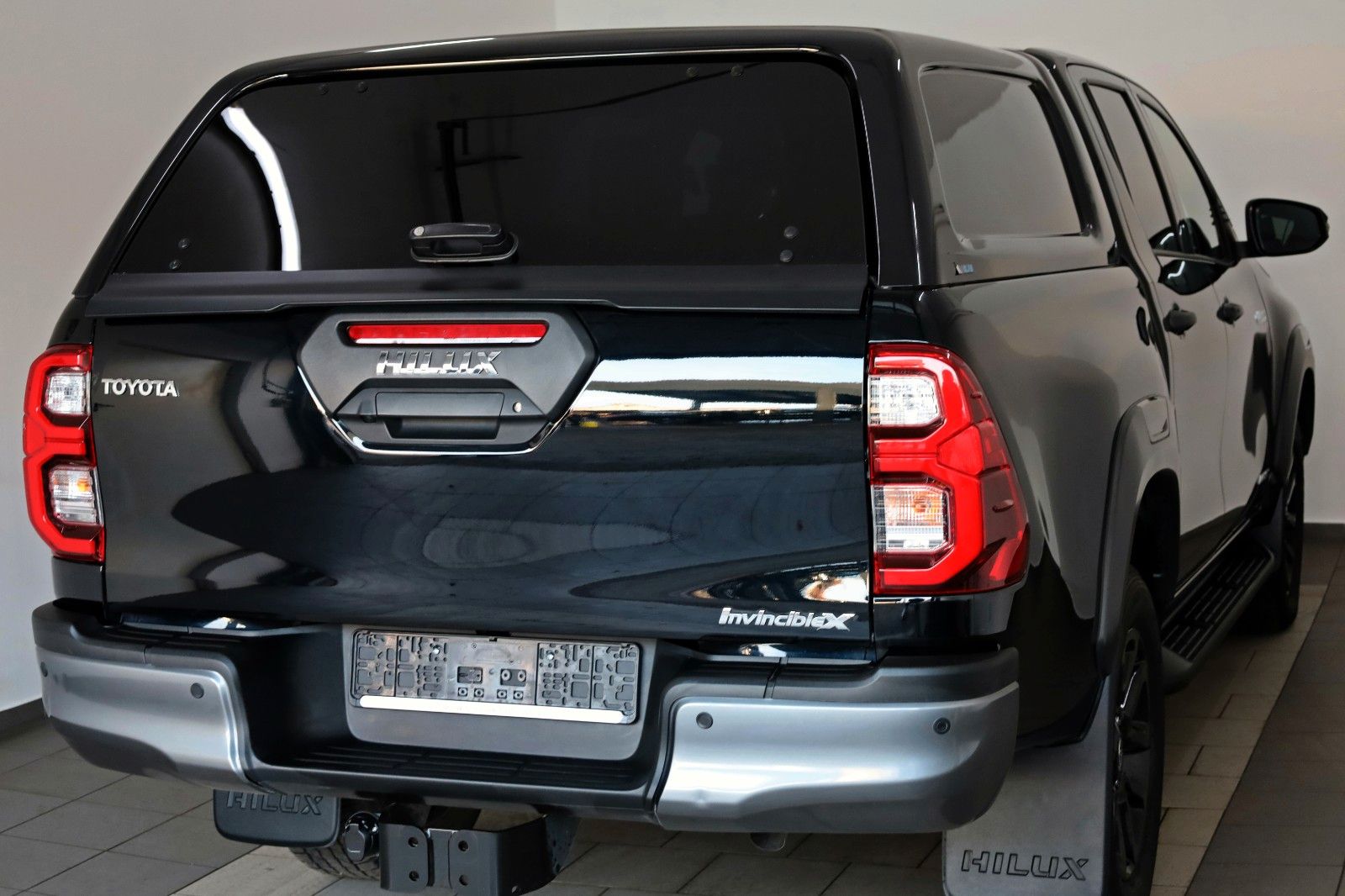 Fahrzeugabbildung Toyota Hilux 2.8 D-4D Invincible,HardTop,Rechtslenker !