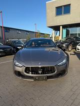 Maserati Ghibli 3.0 V6 Diesel Automatik - mit Diesel-Antrieb: mit Navigationssystem, mit Klimaanlage
