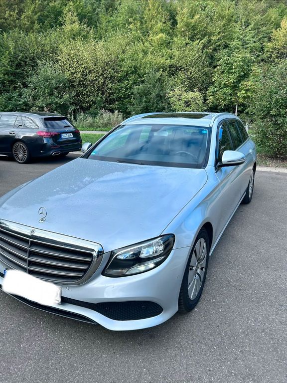 Image of Mercedes-Benz E 200