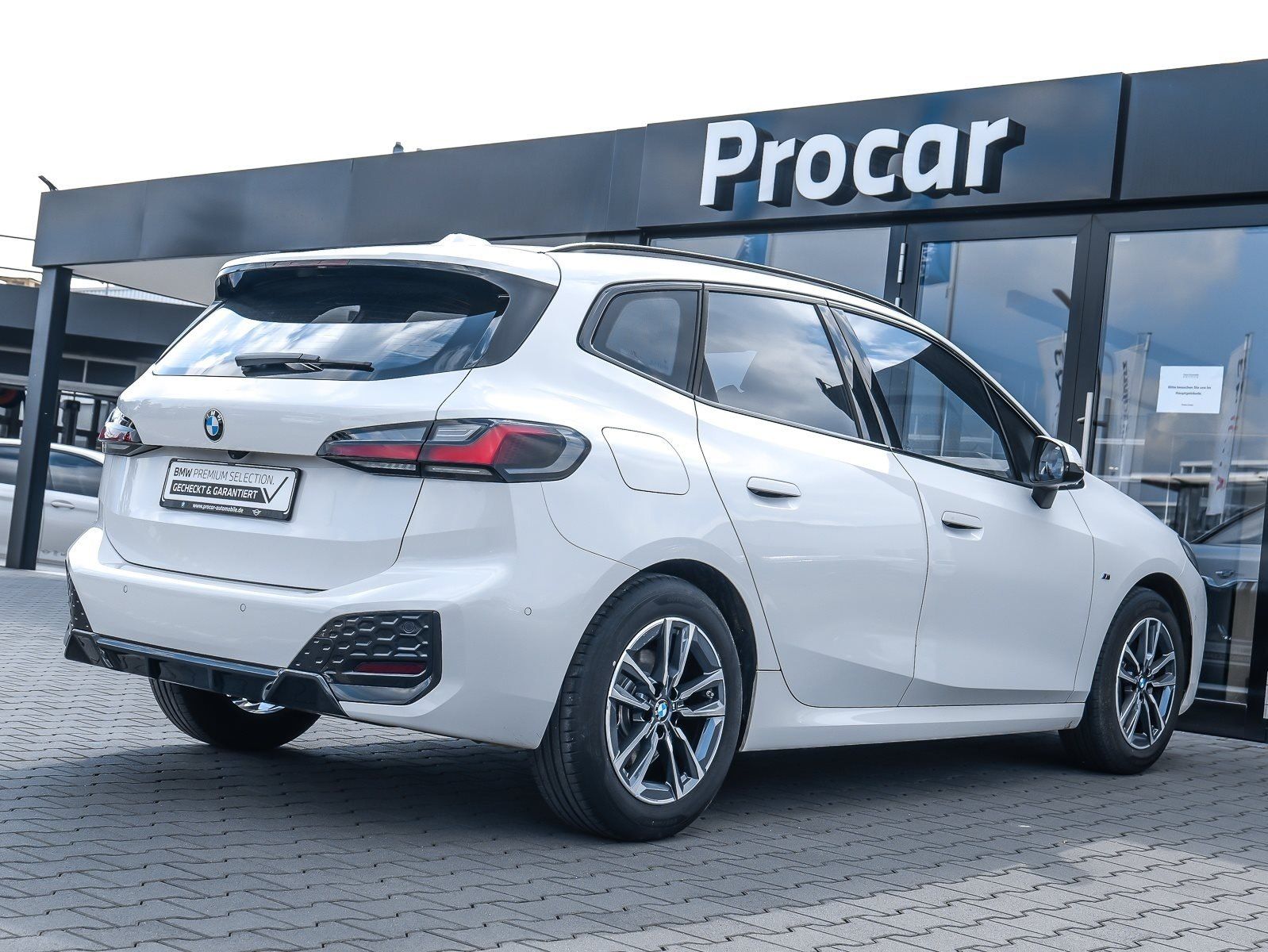 BMW 220 Active Tourer - Bild 2