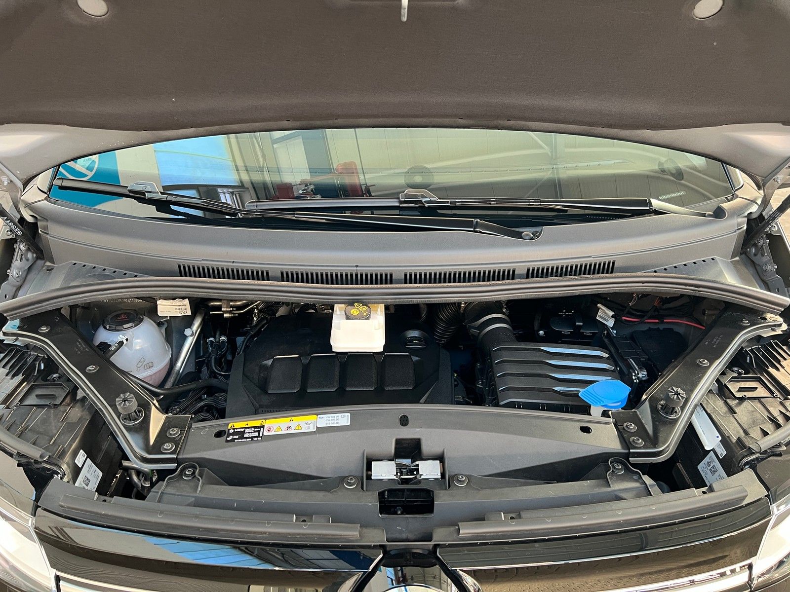 Fahrzeugabbildung Volkswagen T7 Multivan Life 2,0 TDI DSG +7 Sitzer +Easy Op