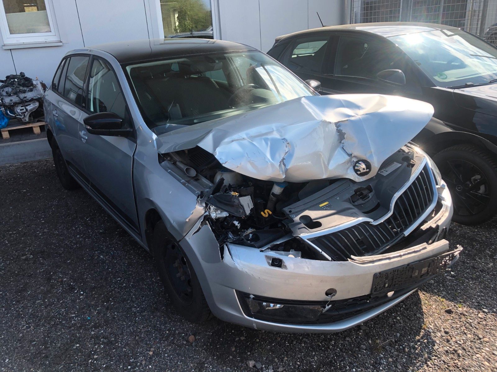 Fahrzeugabbildung SKODA Rapid Spaceback Edition Unfall Front