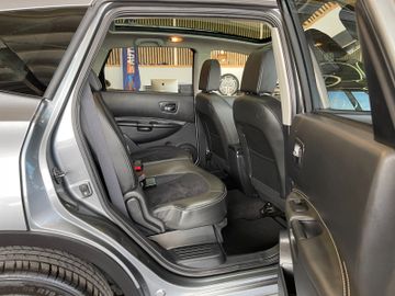 Nissan Qashqai+2 4x4 *7SITZE*PANO*360 KAMERA*XENON*