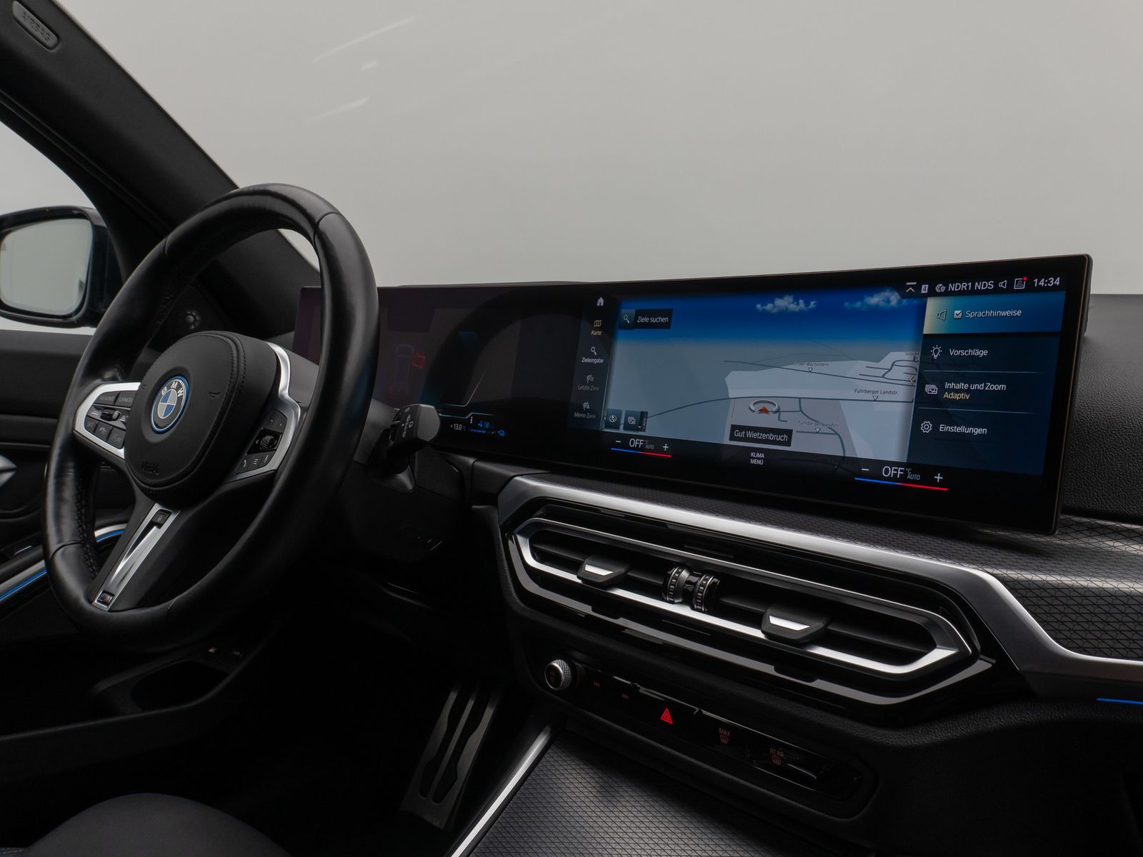 Fahrzeugabbildung BMW 330e xD M Sport Pro Kamera HUD DAB H/K Stop&Go