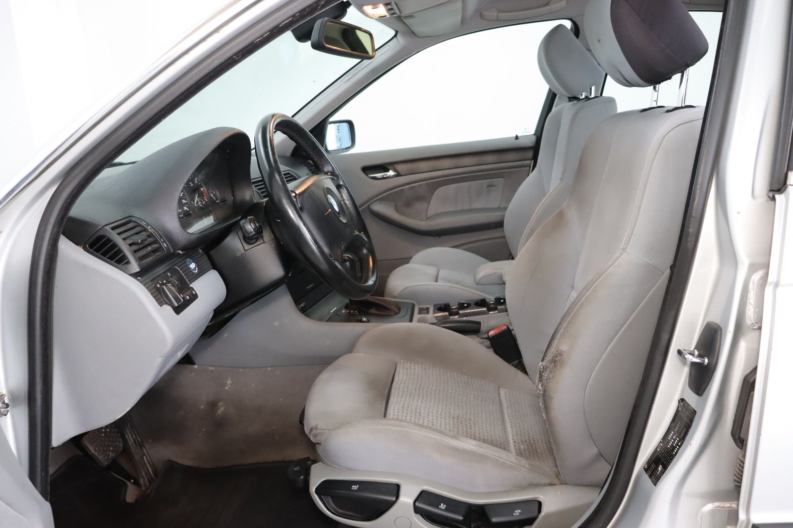 Fahrzeugabbildung BMW 320 i * Xenon * PDC * Klimaautom. *