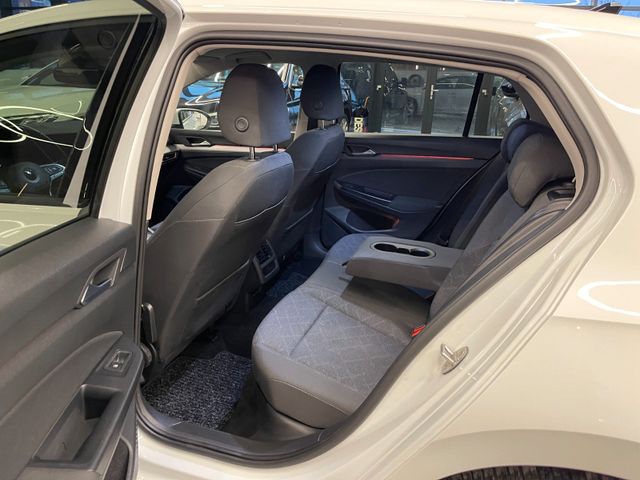 Volkswagen Golf VIII Lim. Life *LED*NAVI*PDC*AMBIENTE*CAR2X